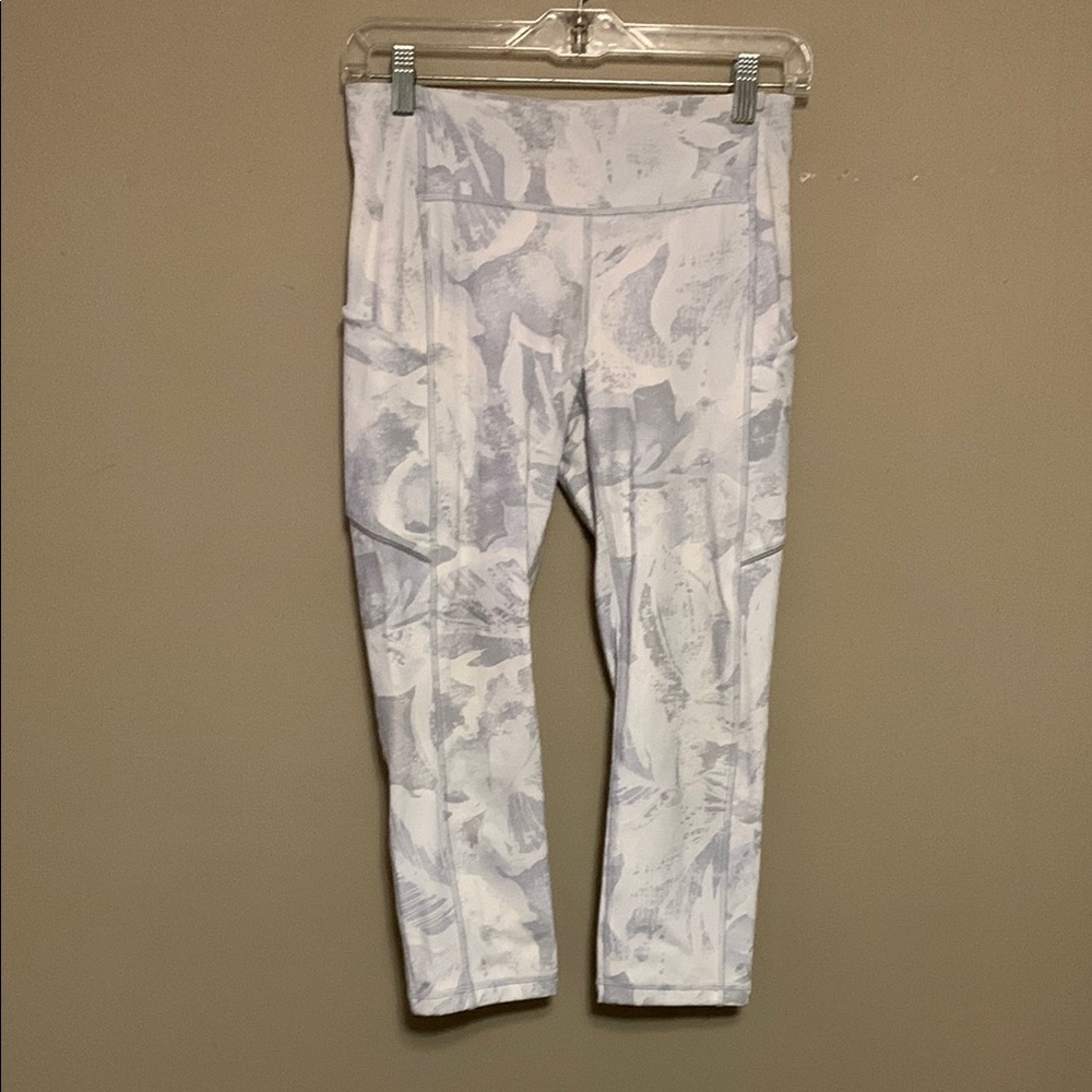 Lululemon Wunder Under High-Rise Crop Pockets Size 6 Camo Alpine White Starlight